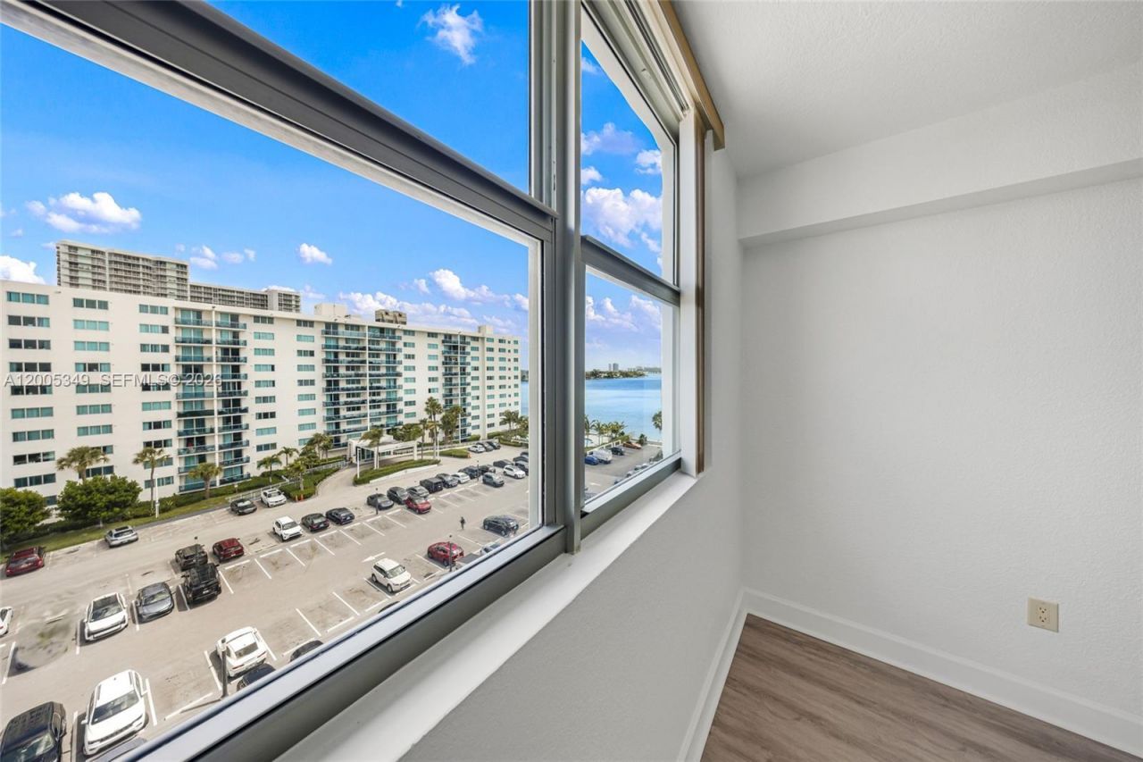 7501 E Treasure Dr, Unit 7M, North Bay Village, FL 33141 Photo