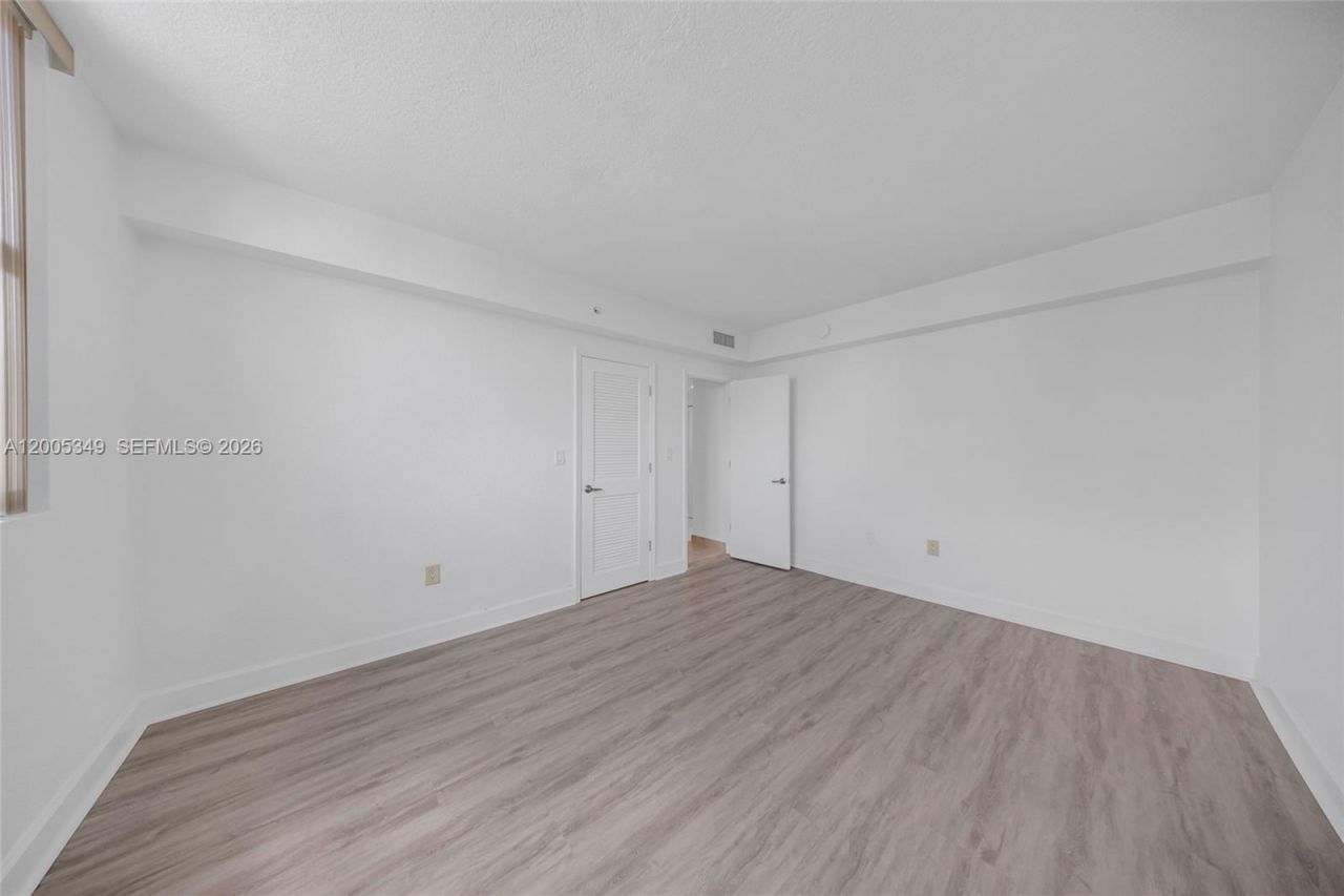 7501 E Treasure Dr, Unit 7M, North Bay Village, FL 33141 Photo