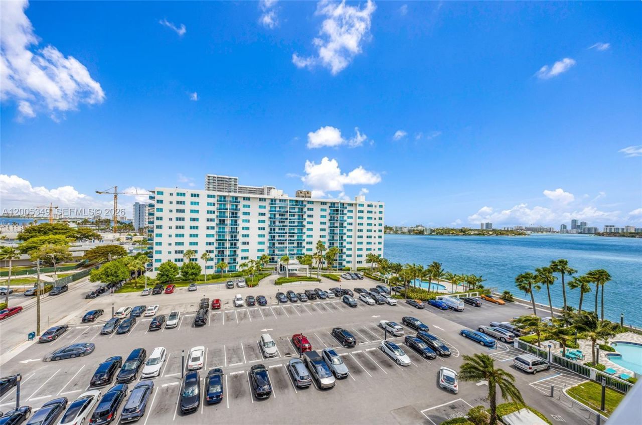 7501 E Treasure Dr, Unit 7M, North Bay Village, FL 33141 Photo
