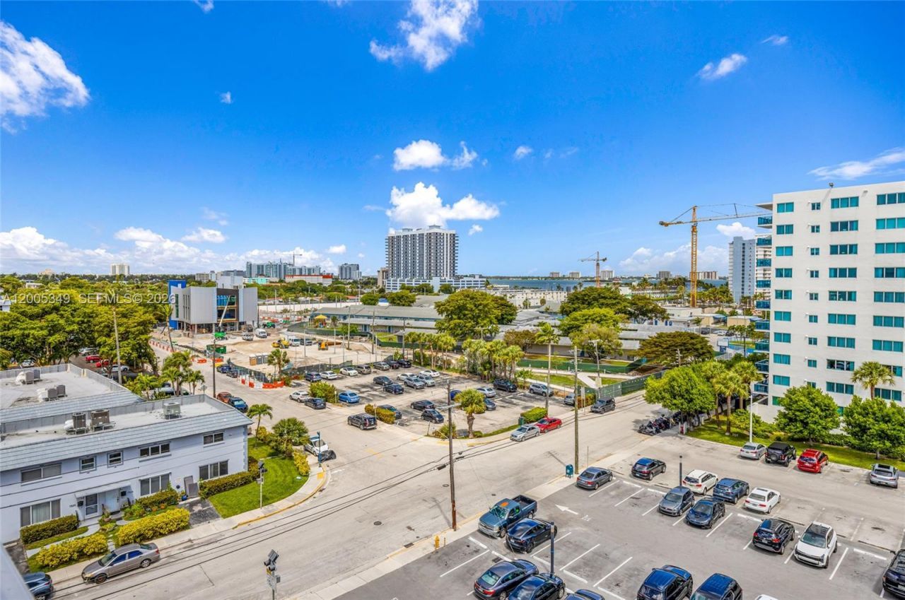 7501 E Treasure Dr, Unit 7M, North Bay Village, FL 33141 Photo