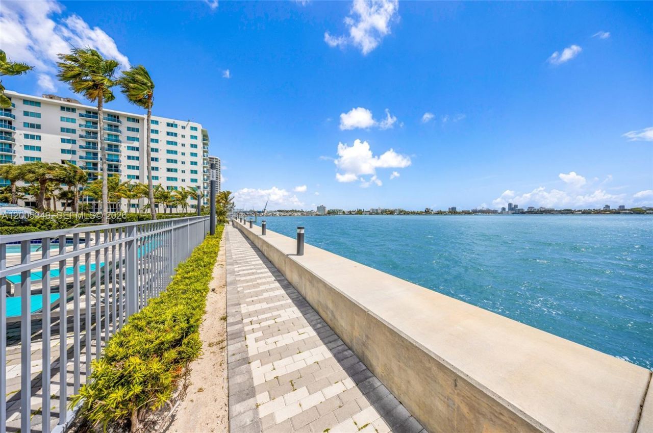 7501 E Treasure Dr, Unit 7M, North Bay Village, FL 33141 Photo