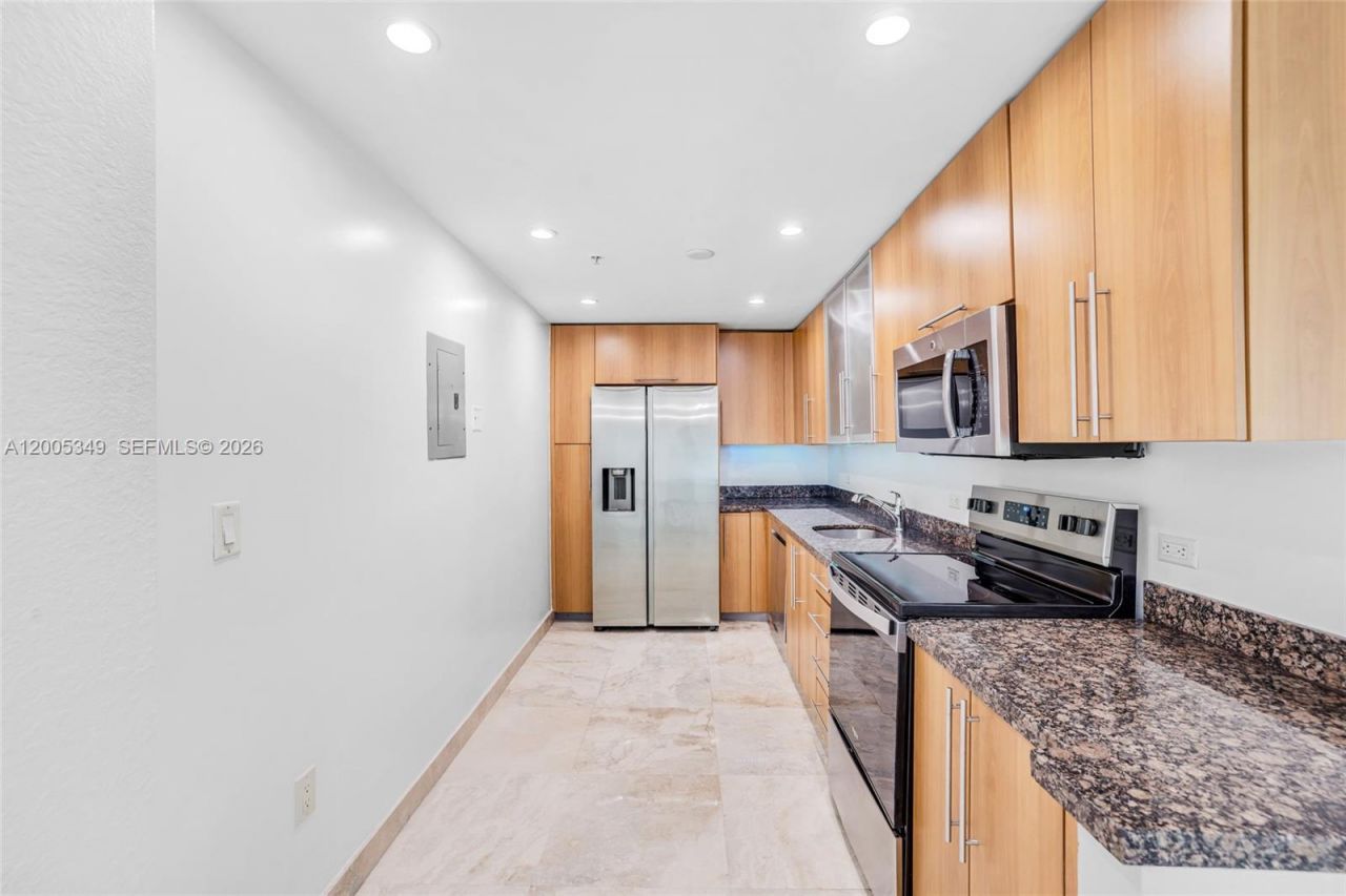 7501 E Treasure Dr, Unit 7M, North Bay Village, FL 33141 Photo