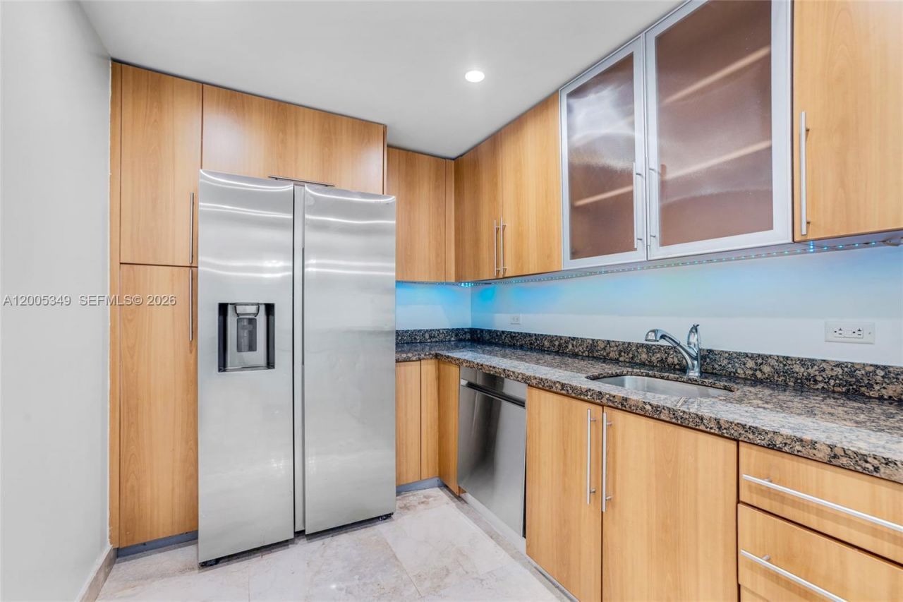 7501 E Treasure Dr, Unit 7M, North Bay Village, FL 33141 Photo