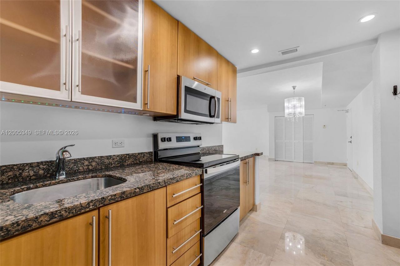 7501 E Treasure Dr, Unit 7M, North Bay Village, FL 33141 Photo