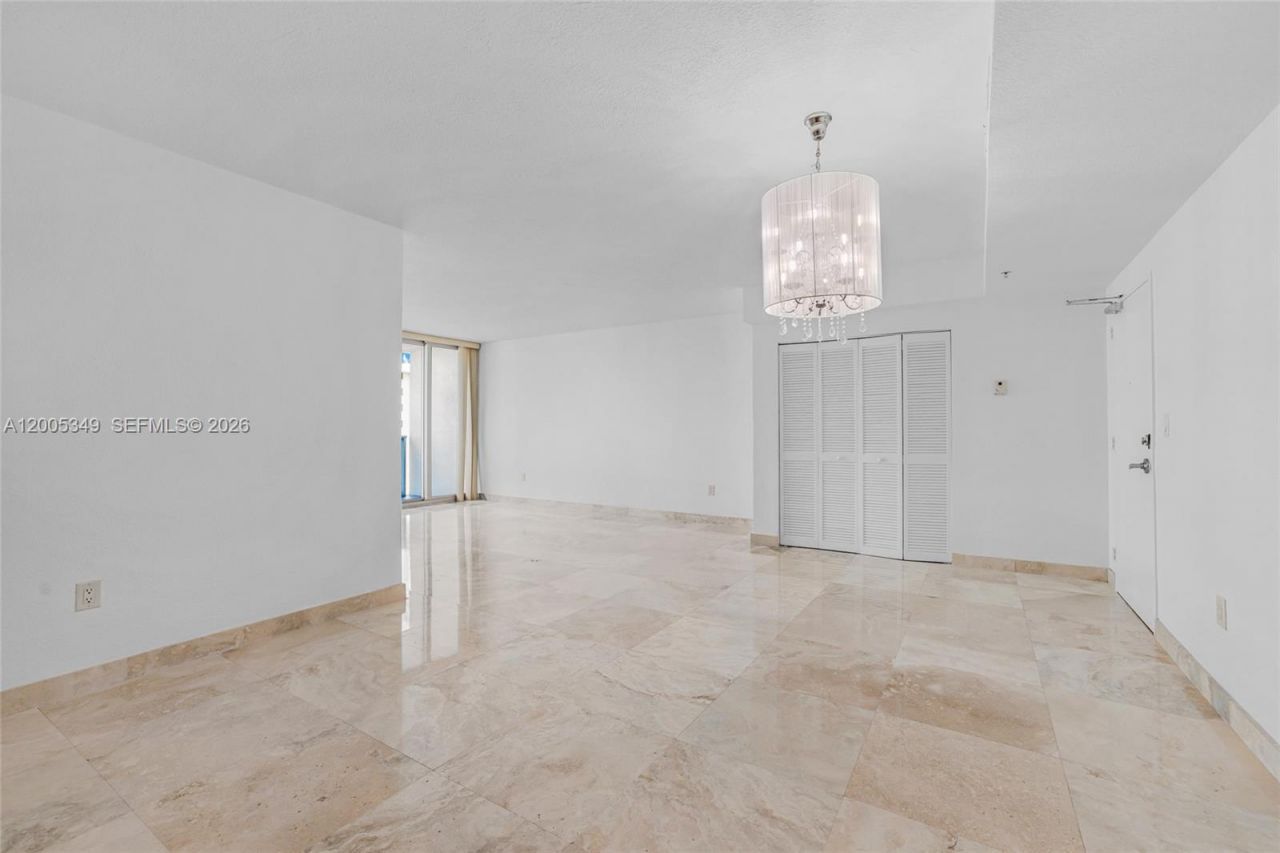7501 E Treasure Dr, Unit 7M, North Bay Village, FL 33141 Photo