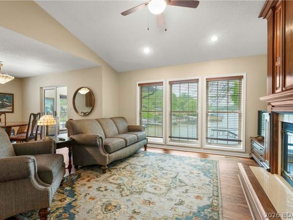 126 Isle Point , Camdenton, MO 65020