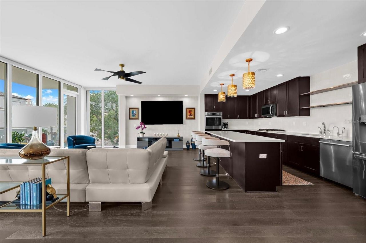 176 4th Avenue Ne, Unit 201, Saint Petersburg, FL 33701 Photo