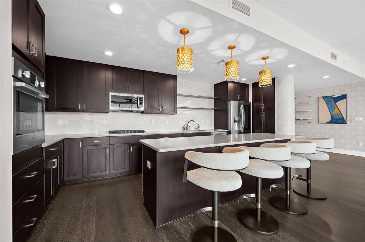 176 4th Avenue Ne, Unit 201, Saint Petersburg, FL 33701 Photo