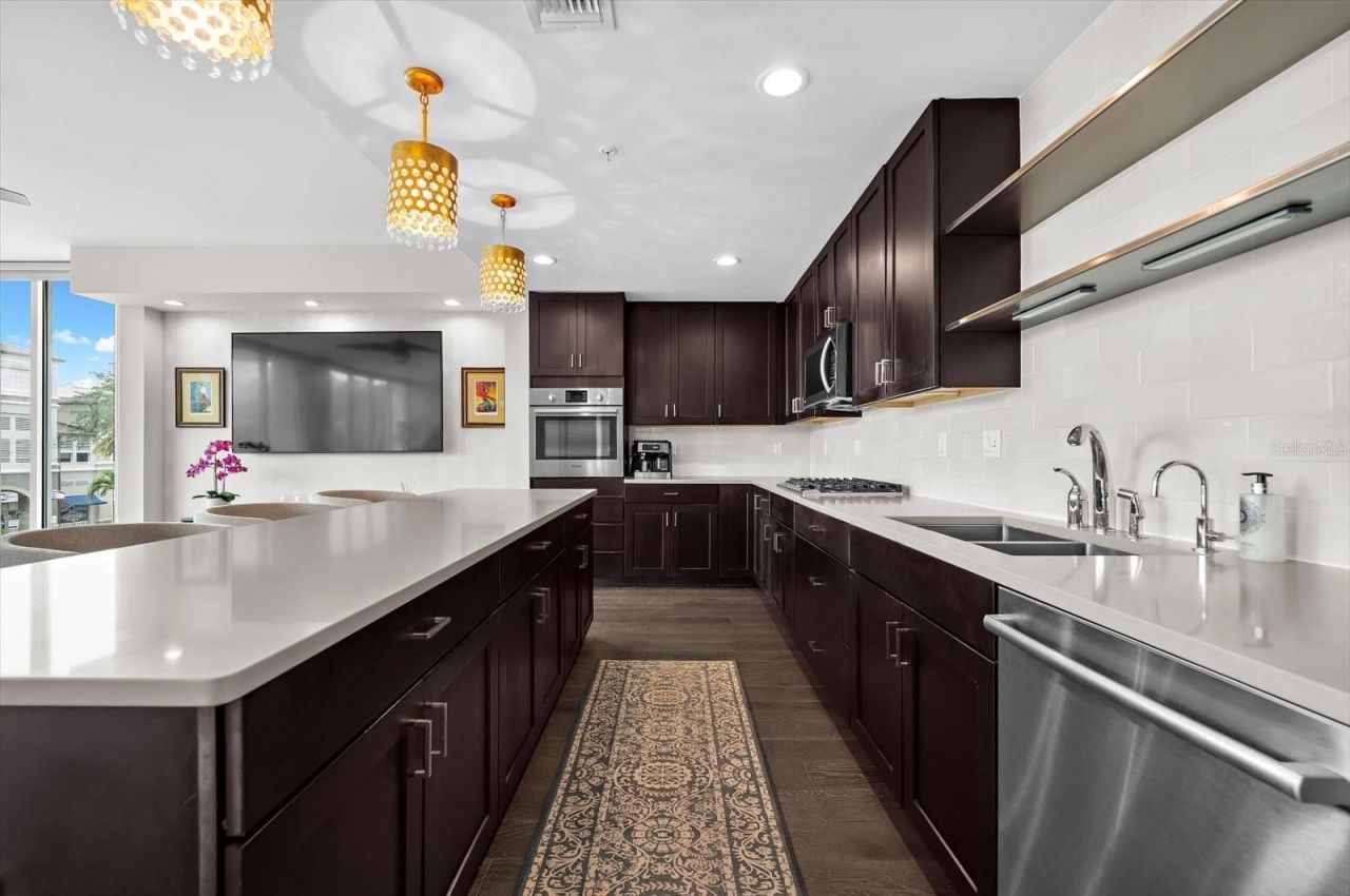 176 4th Avenue Ne, Unit 201, Saint Petersburg, FL 33701 Photo