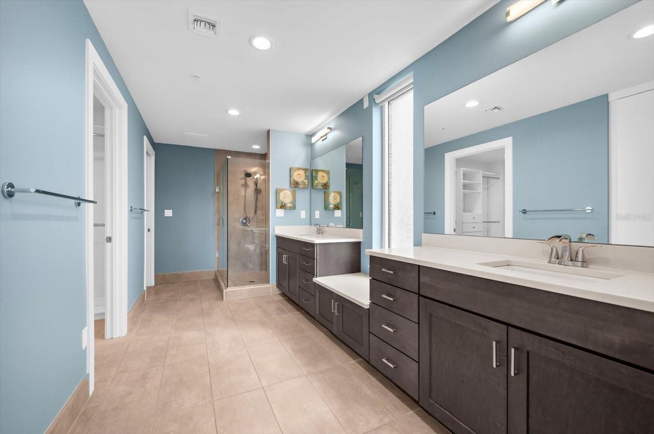 176 4th Avenue Ne, Unit 201, Saint Petersburg, FL 33701 Photo