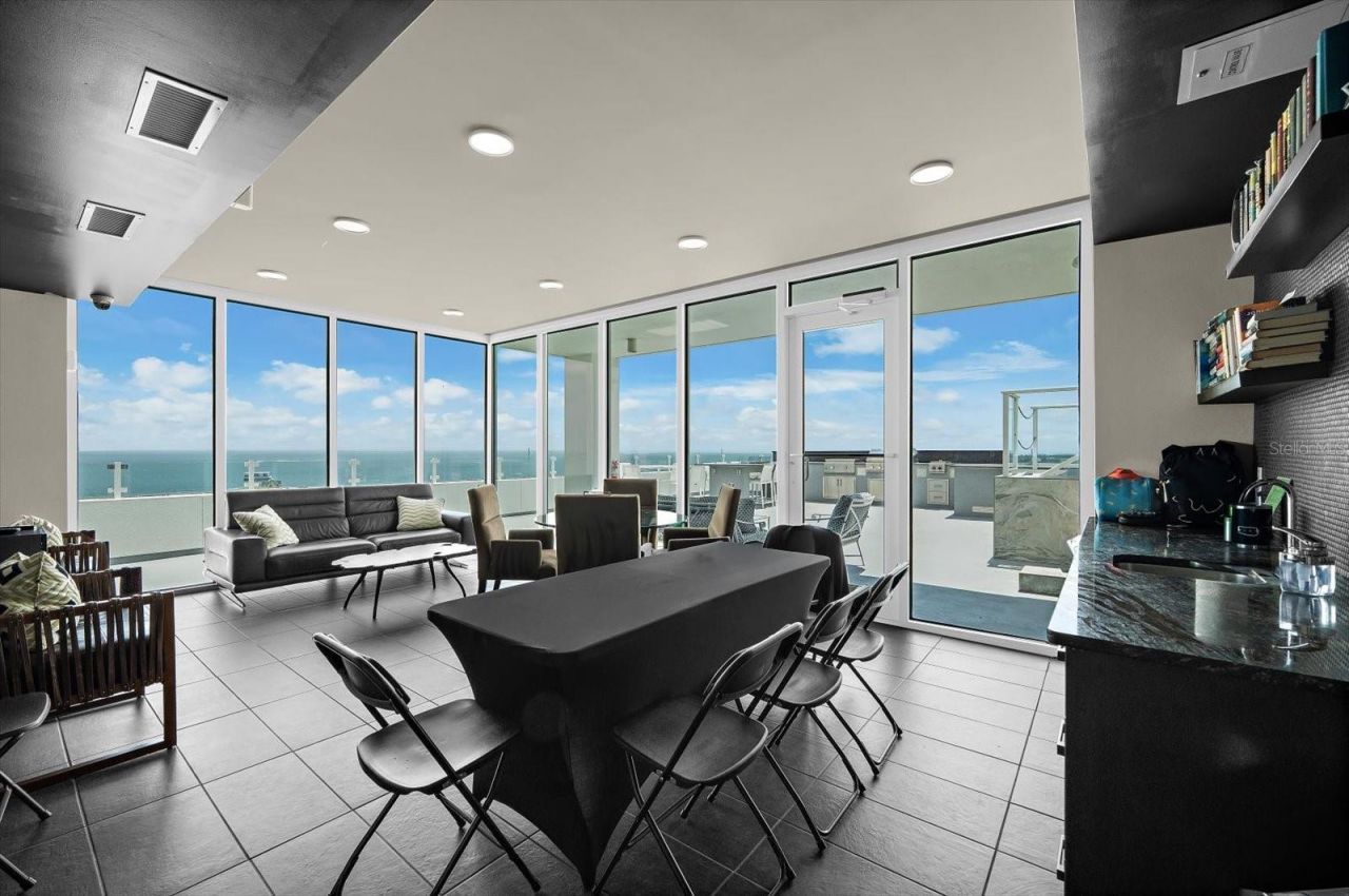 176 4th Avenue Ne, Unit 201, Saint Petersburg, FL 33701 Photo