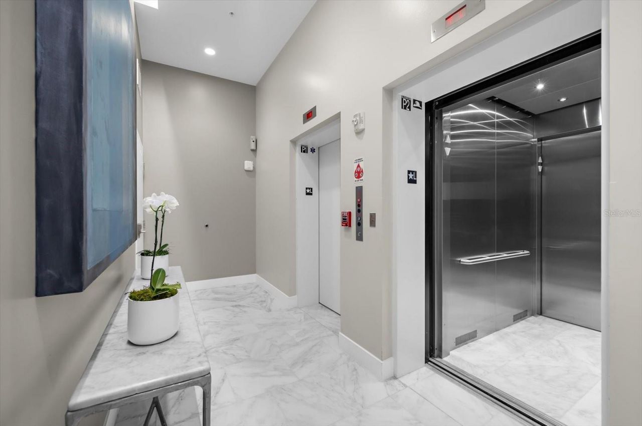 176 4th Avenue Ne, Unit 201, Saint Petersburg, FL 33701 Photo