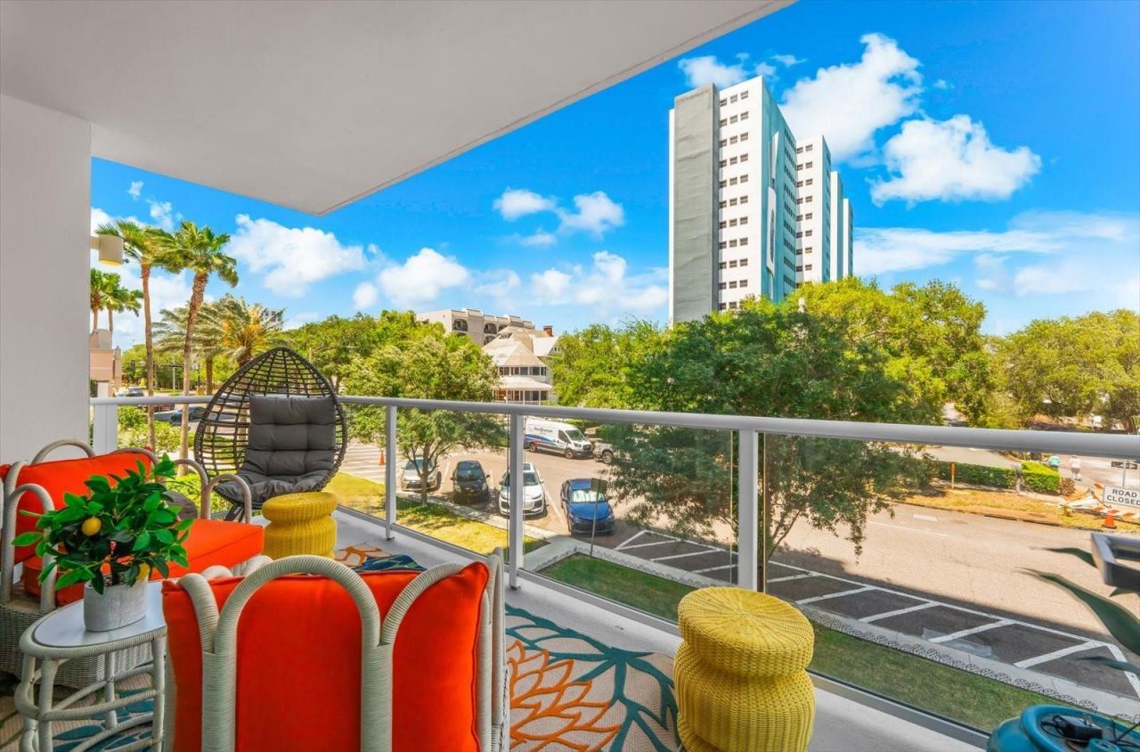 176 4th Avenue Ne, Unit 201, Saint Petersburg, FL 33701 Photo