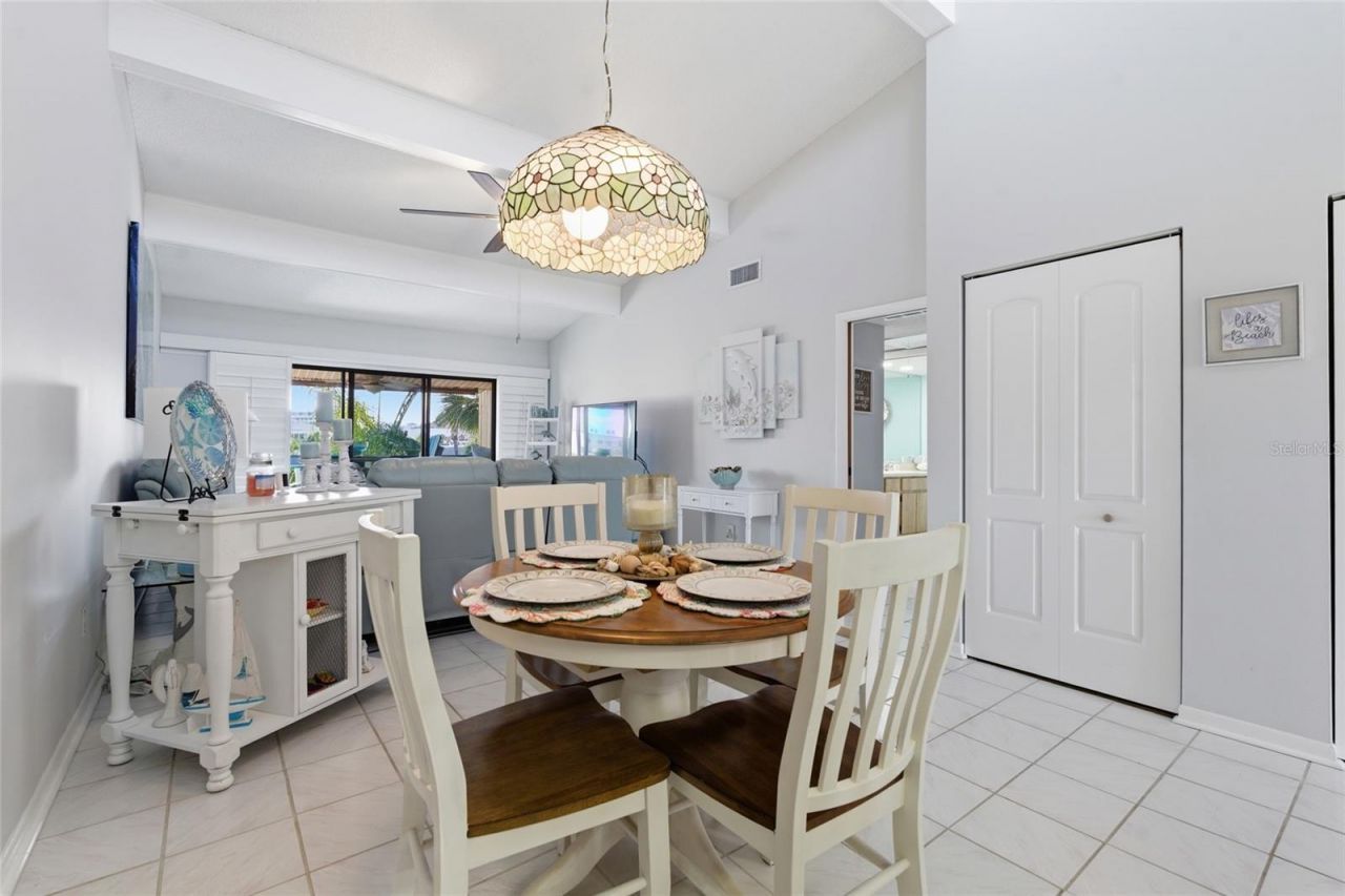 11650 Capri Circle S, Unit 204, Treasure Island, FL 33706 Photo