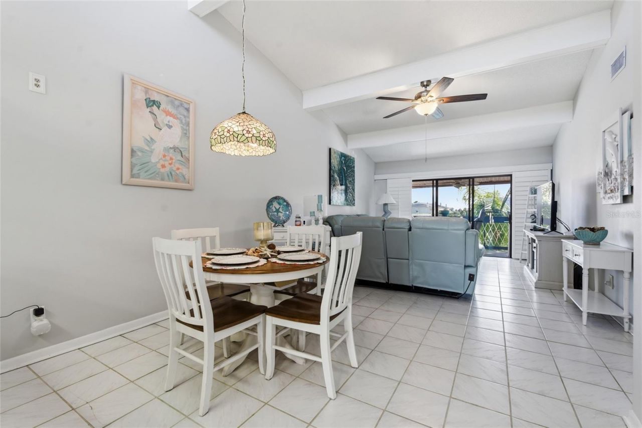 11650 Capri Circle S, Unit 204, Treasure Island, FL 33706 Photo