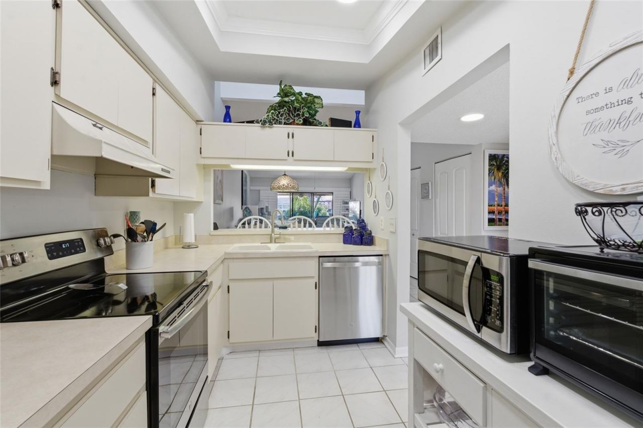 11650 Capri Circle S, Unit 204, Treasure Island, FL 33706 Photo