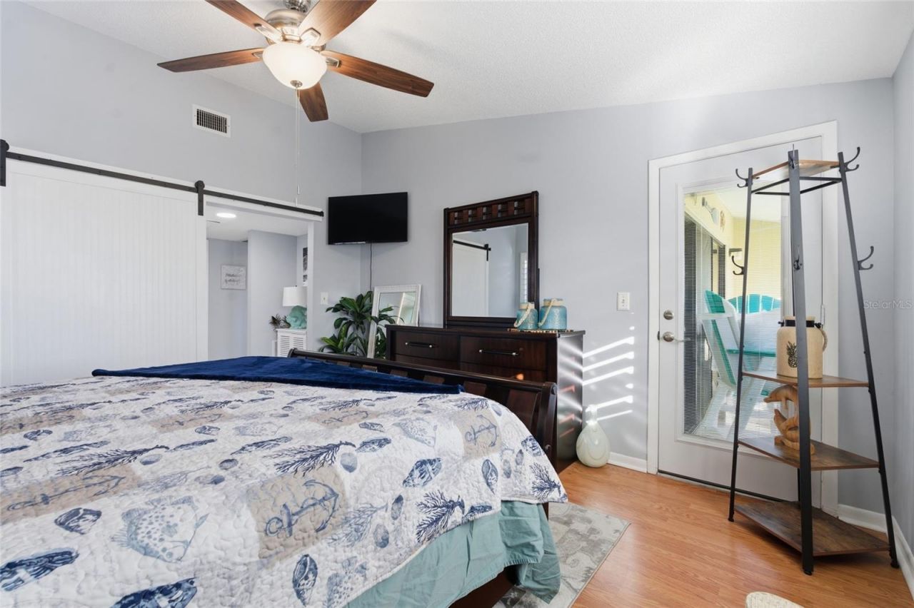 11650 Capri Circle S, Unit 204, Treasure Island, FL 33706 Photo