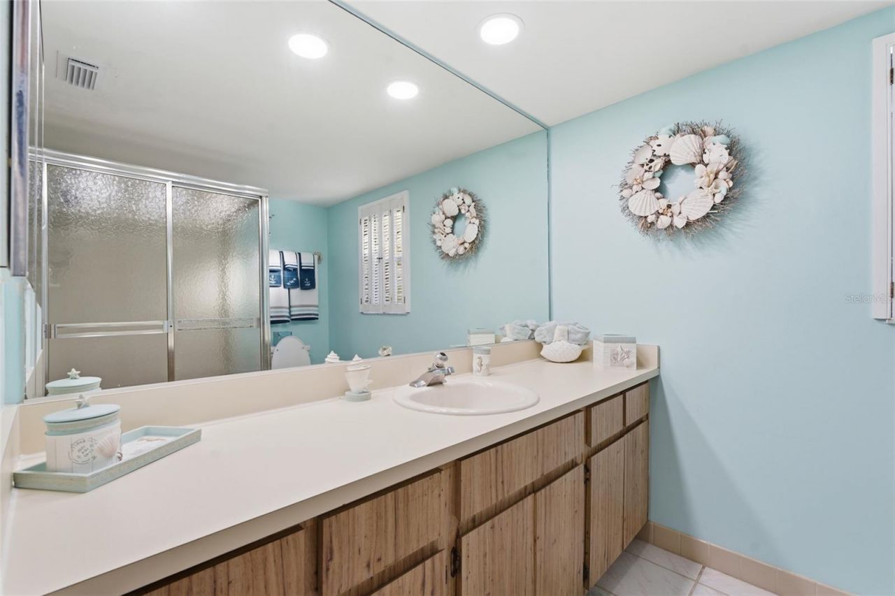11650 Capri Circle S, Unit 204, Treasure Island, FL 33706 Photo