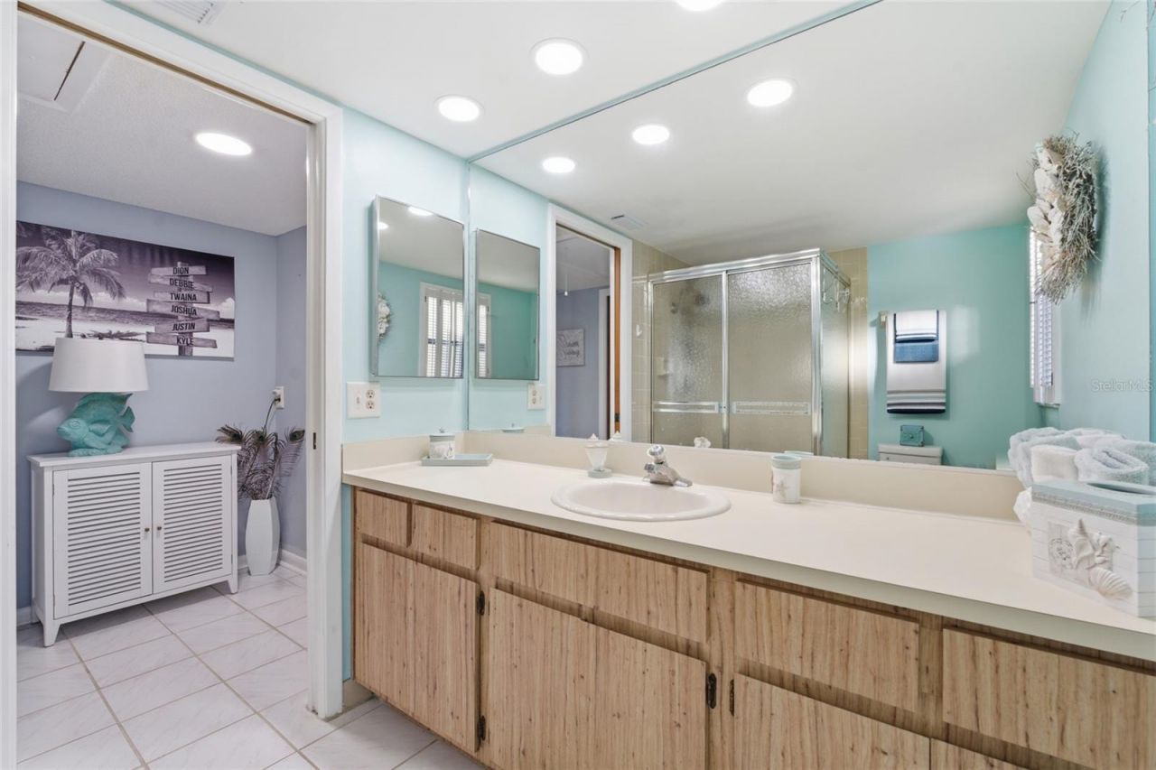 11650 Capri Circle S, Unit 204, Treasure Island, FL 33706 Photo