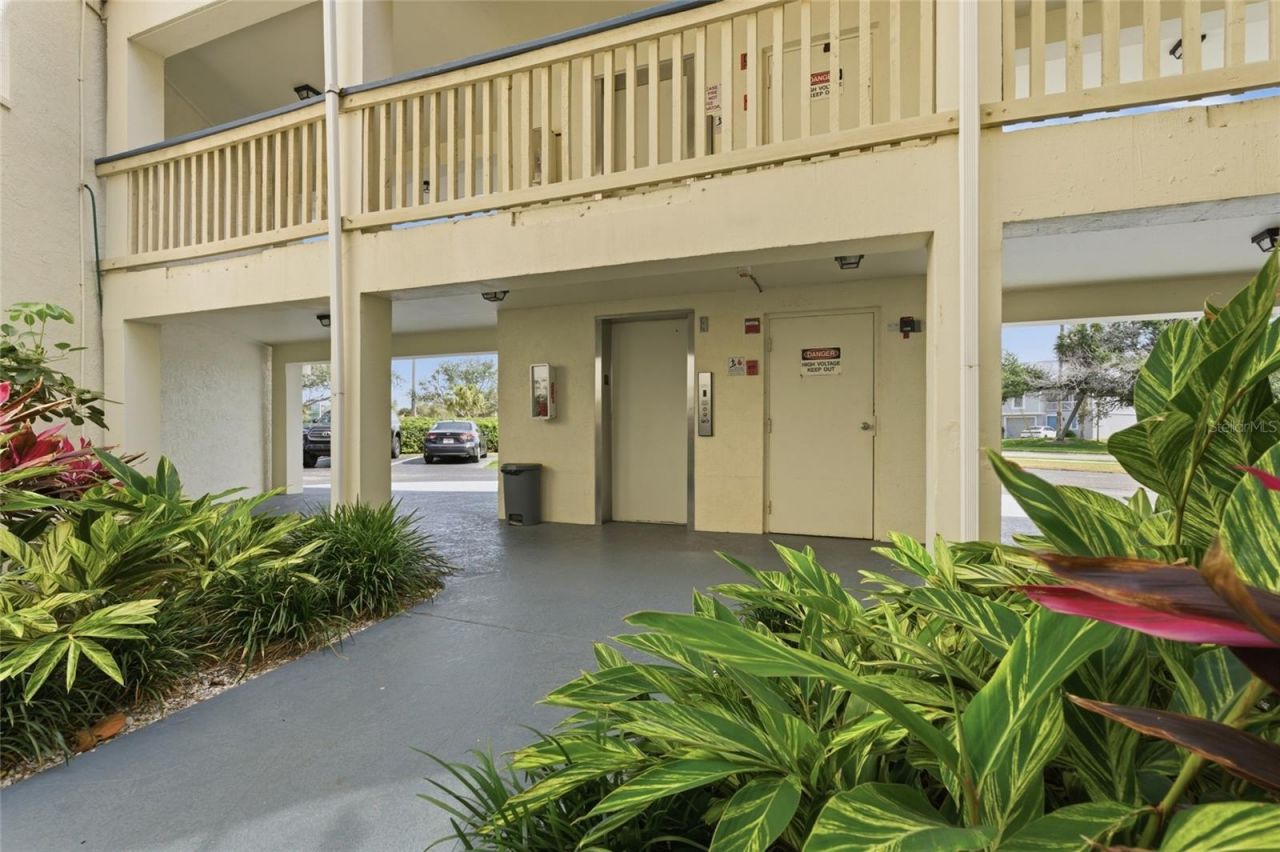 11650 Capri Circle S, Unit 204, Treasure Island, FL 33706 Photo