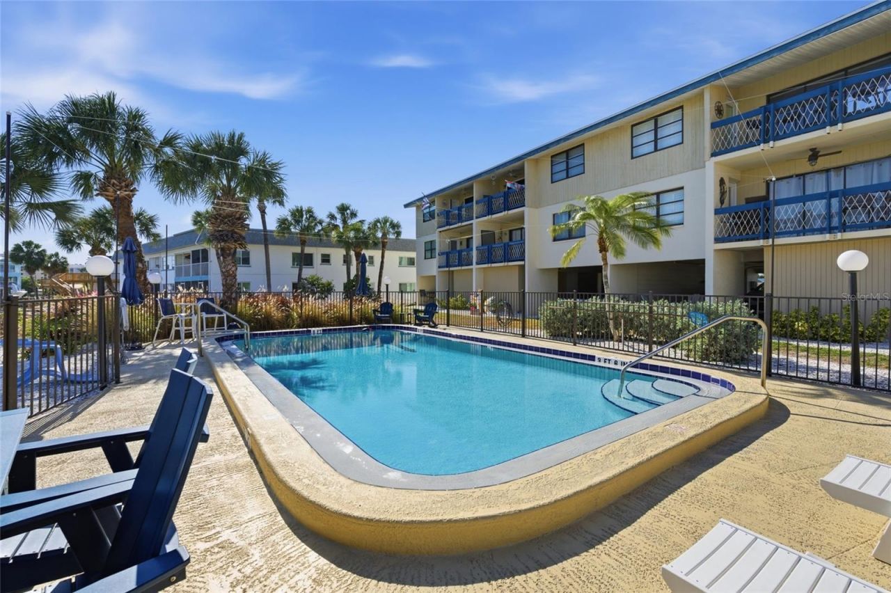 11650 Capri Circle S, Unit 204, Treasure Island, FL 33706 Photo