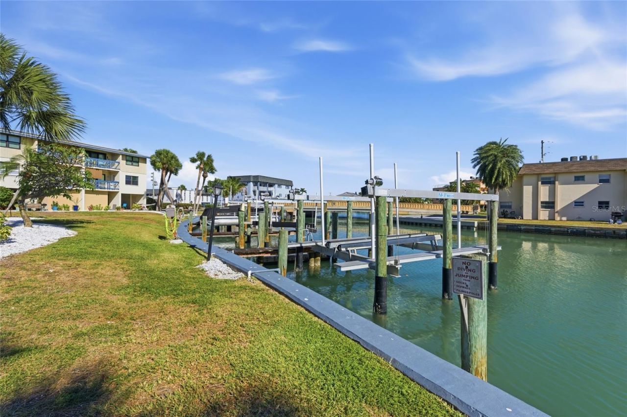 11650 Capri Circle S, Unit 204, Treasure Island, FL 33706 Photo