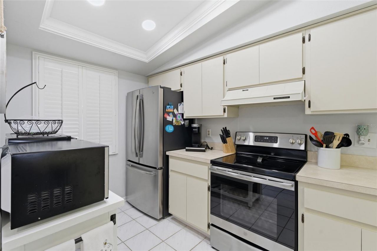 11650 Capri Circle S, Unit 204, Treasure Island, FL 33706 Photo
