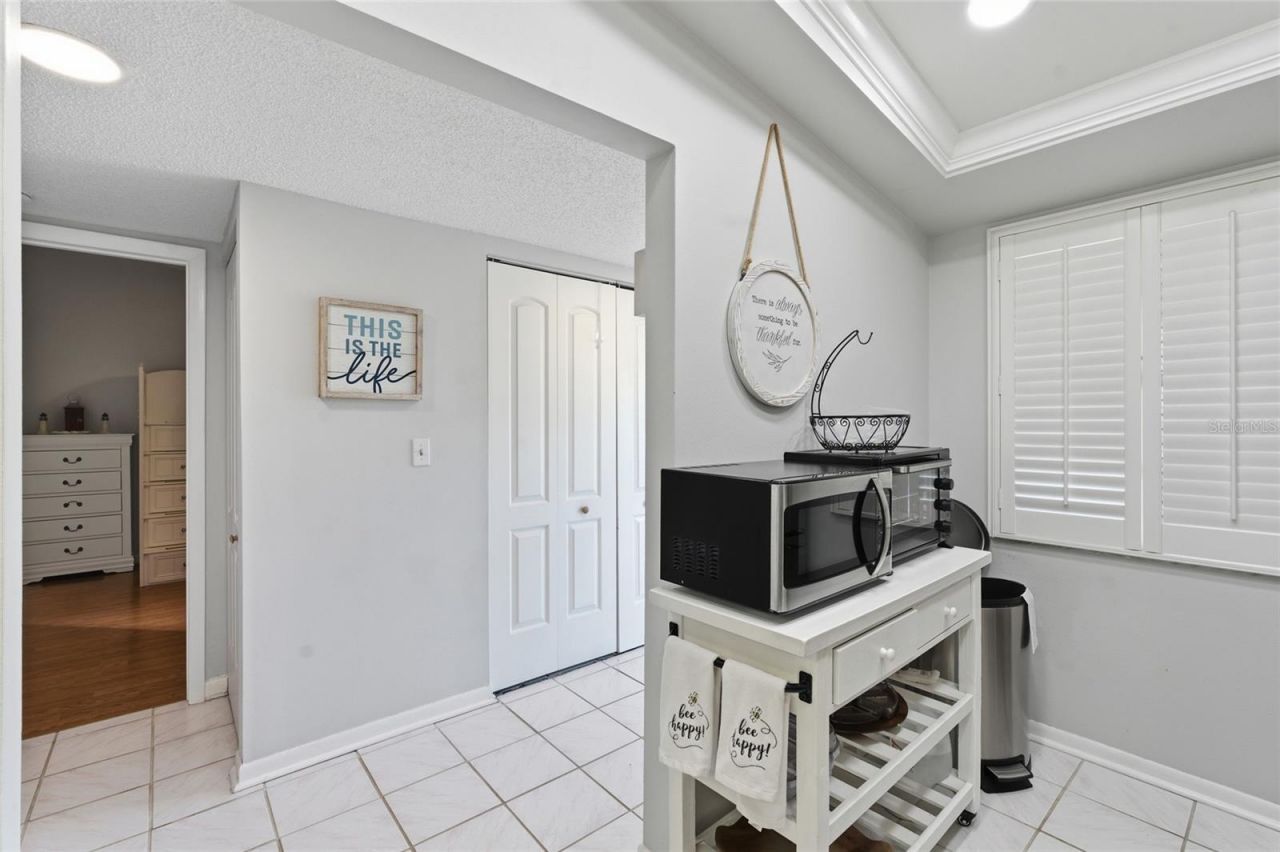 11650 Capri Circle S, Unit 204, Treasure Island, FL 33706 Photo