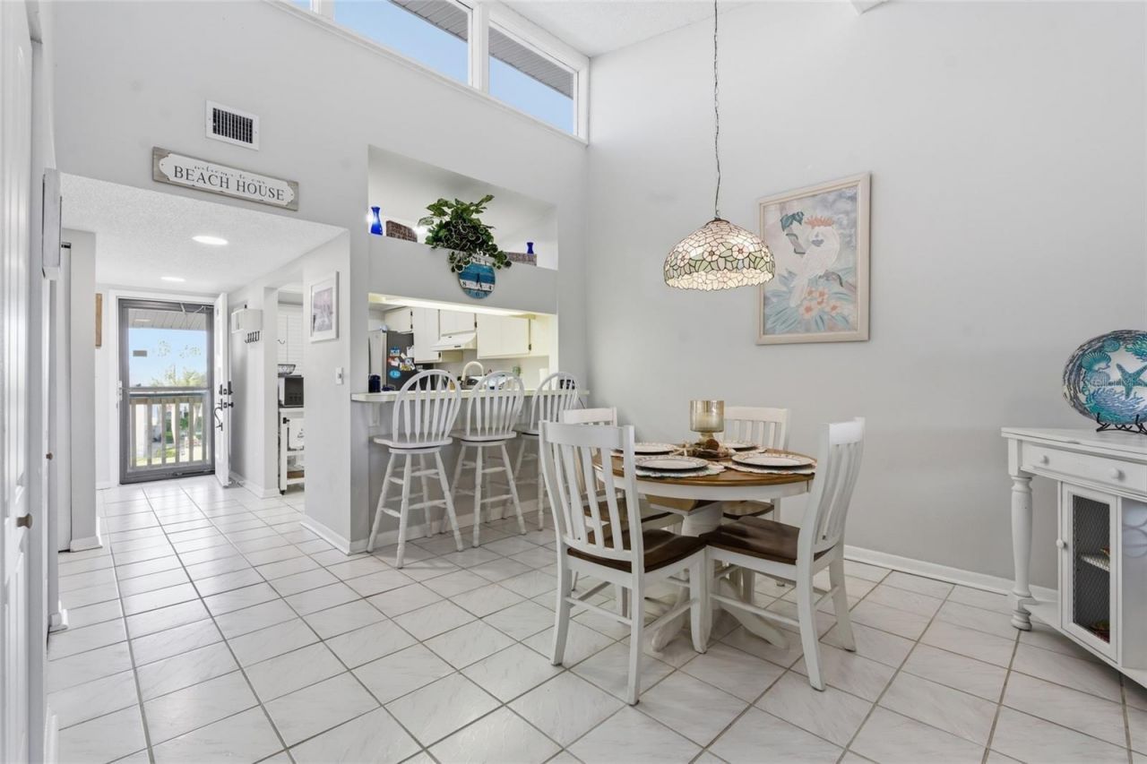 11650 Capri Circle S, Unit 204, Treasure Island, FL 33706 Photo