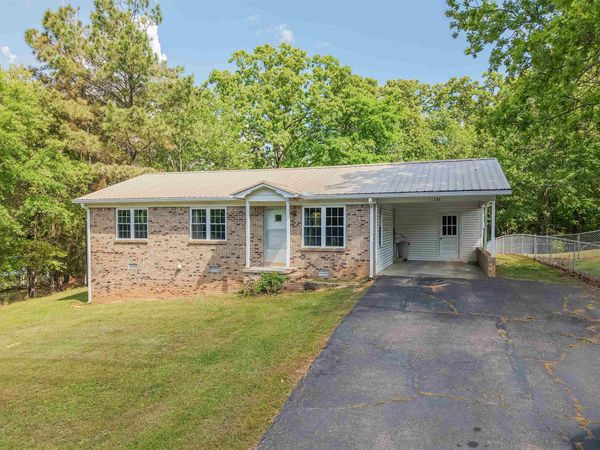 131 HIDEAWAY SQ, Selmer, TN 38375