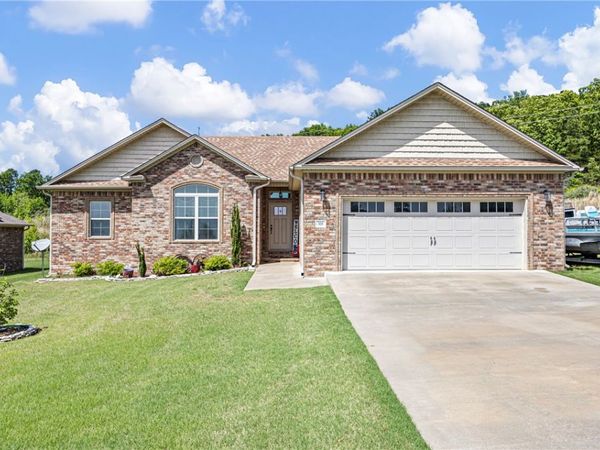 325 Crestwood Lane , Russellville, AR 72802