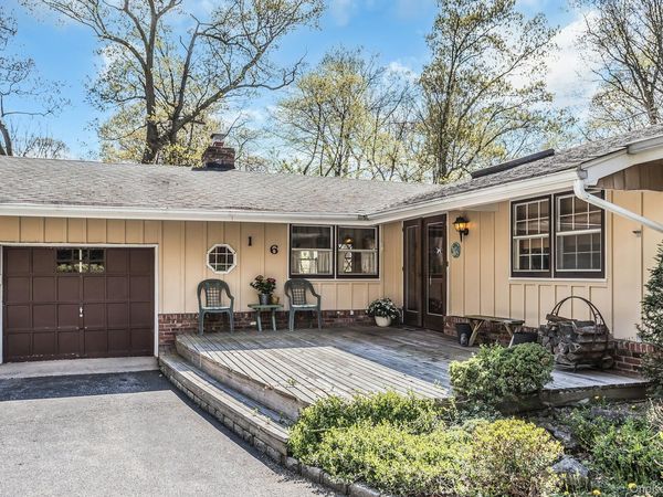 16 Buckingham Drive, Dix Hills, NY 11746