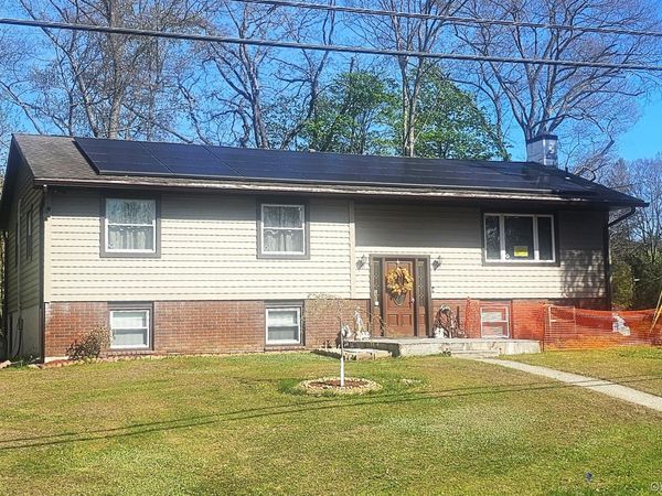 2 Lawrence Road , Hyde Park, NY 12538