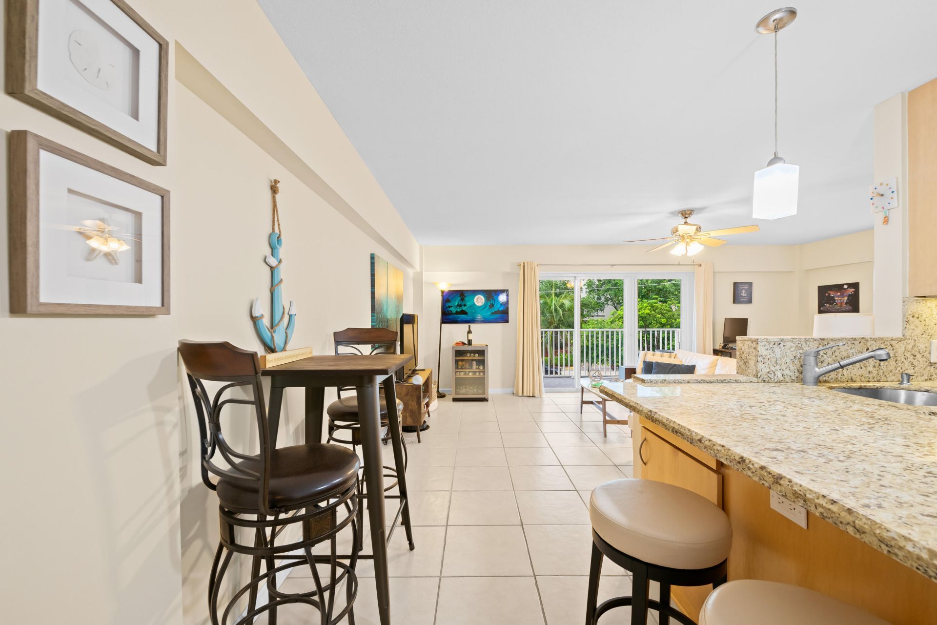 95 N Birch Road, Unit 304, Fort Lauderdale, FL 33304 Photo