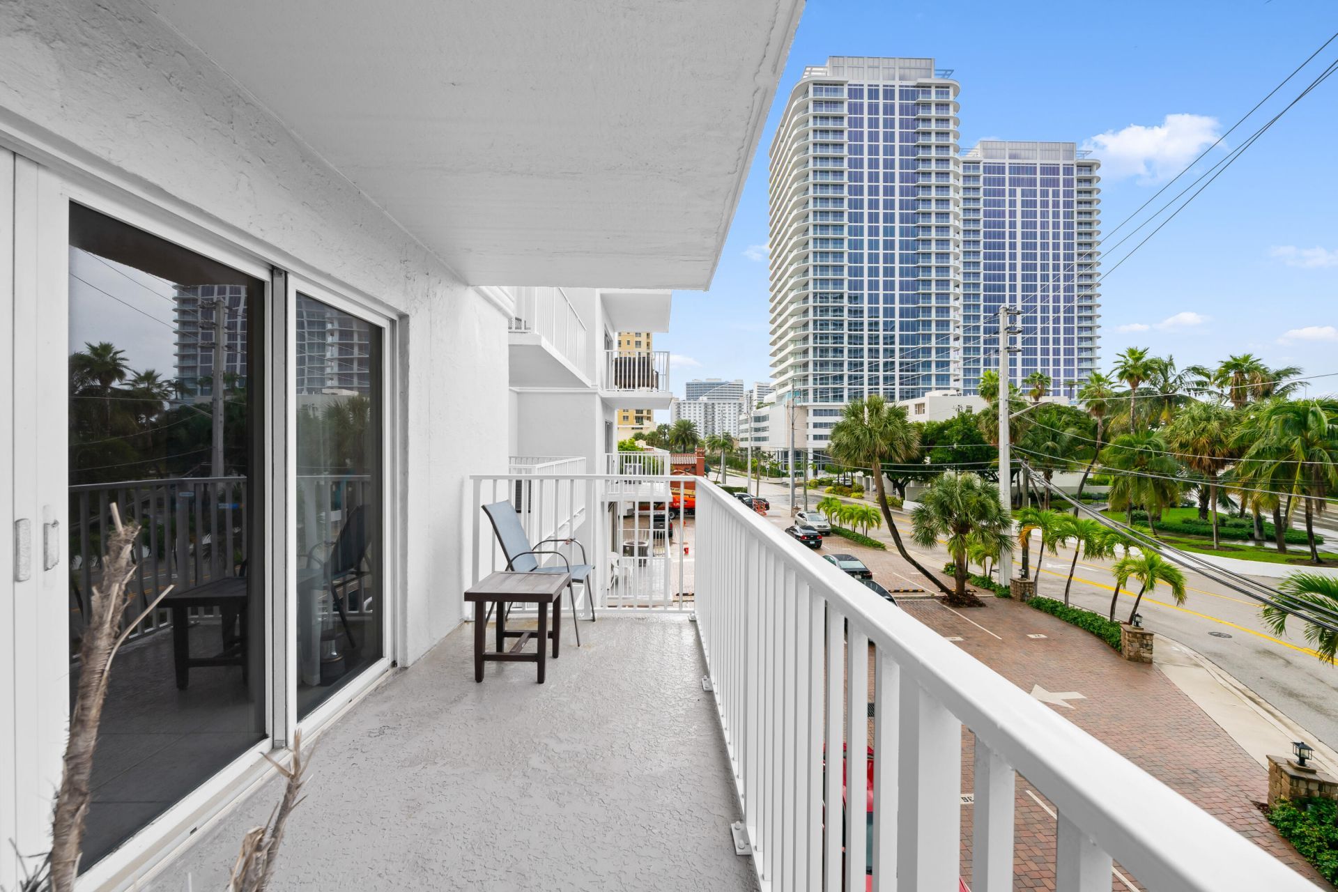 95 N Birch Road, Unit 304, Fort Lauderdale, FL 33304 Photo