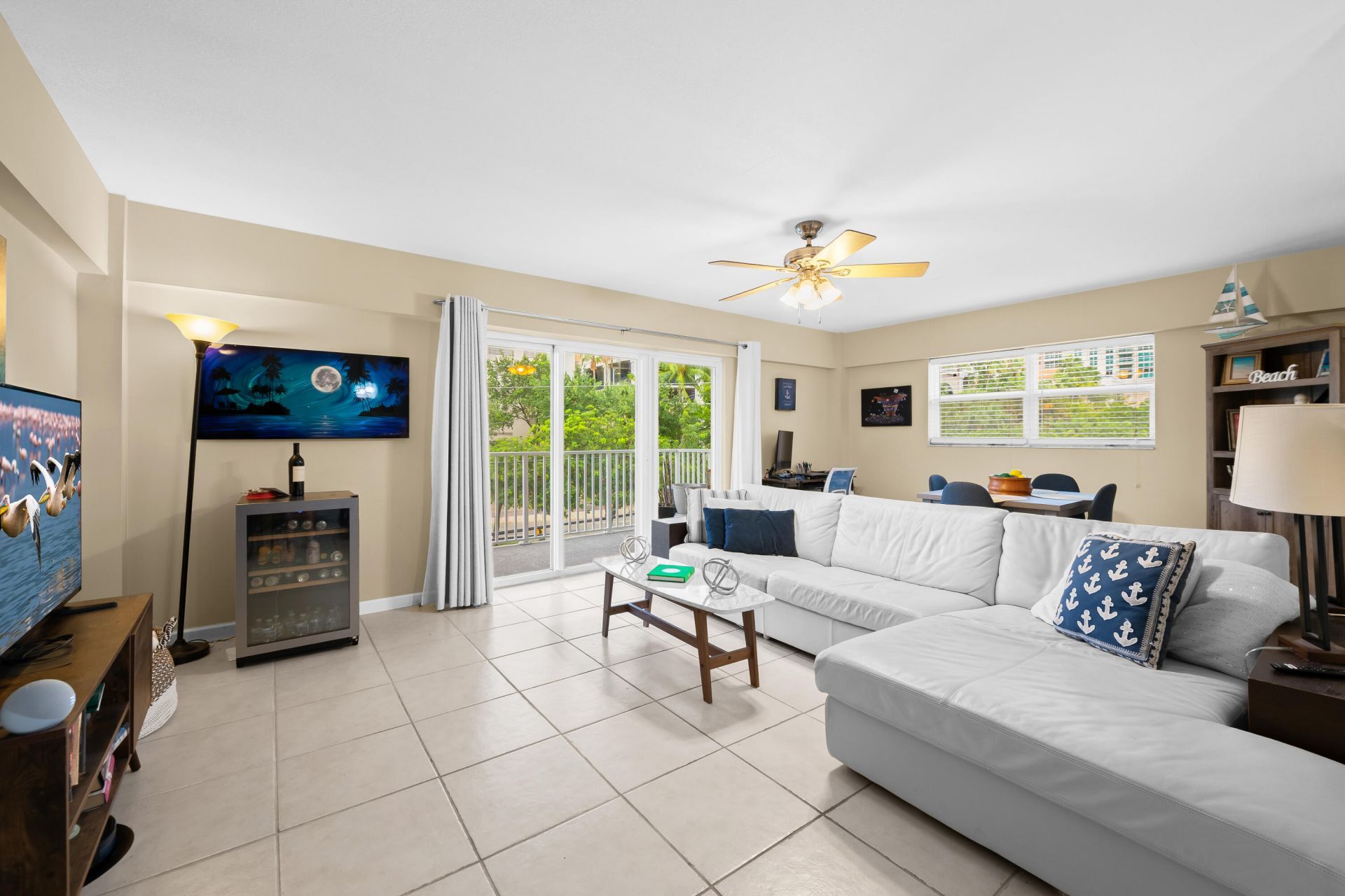 95 N Birch Road, Unit 304, Fort Lauderdale, FL 33304 Photo