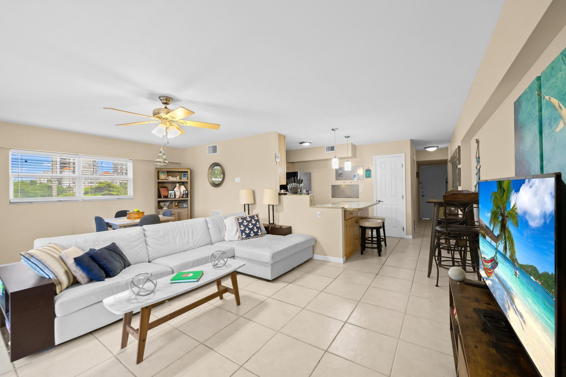 95 N Birch Road, Unit 304, Fort Lauderdale, FL 33304 Photo