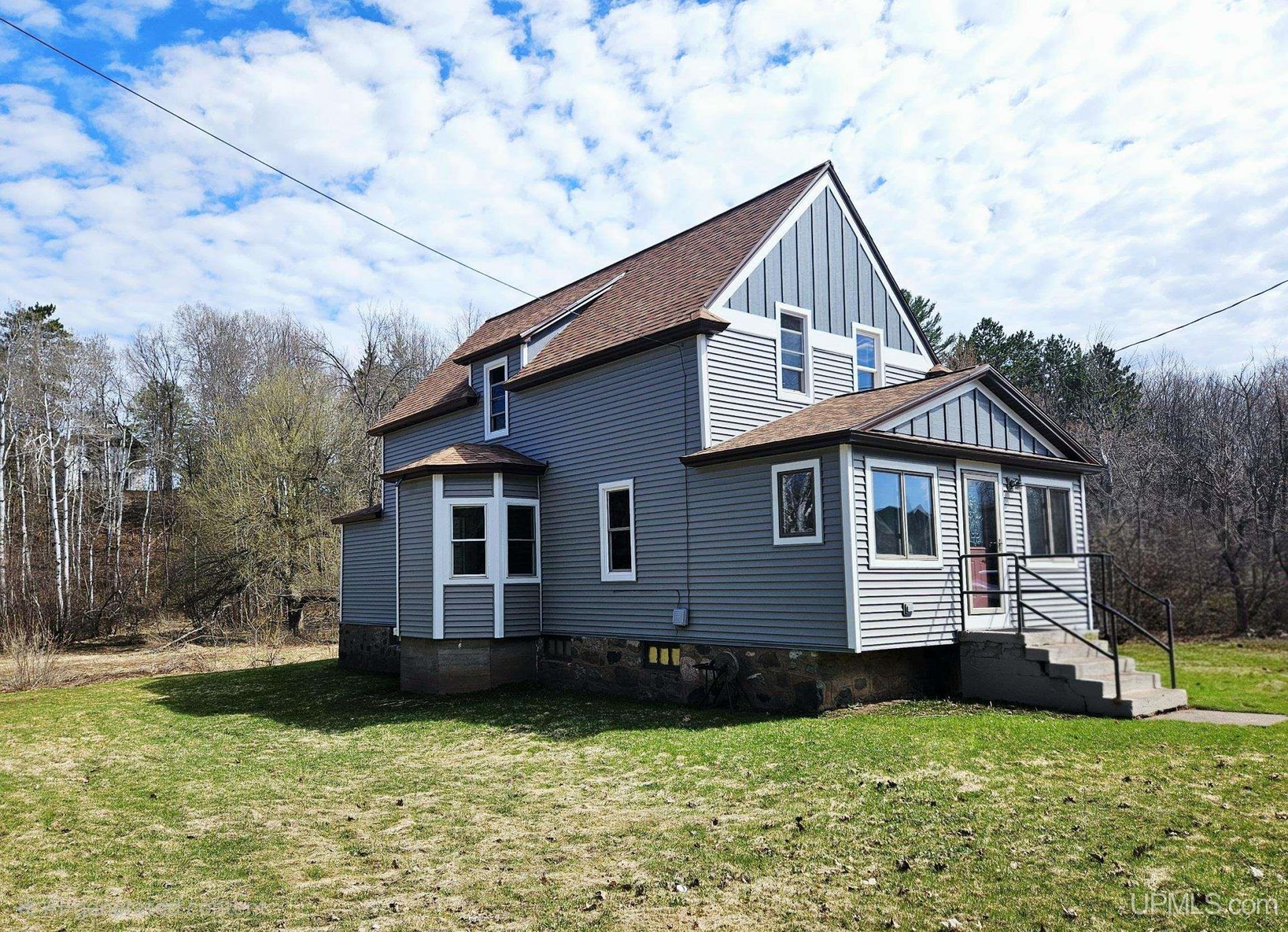 412 E Silver Street, Bessemer, MI 49911 Main Photo