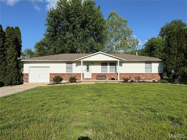 615 Vine Street , Cuba, MO 65453