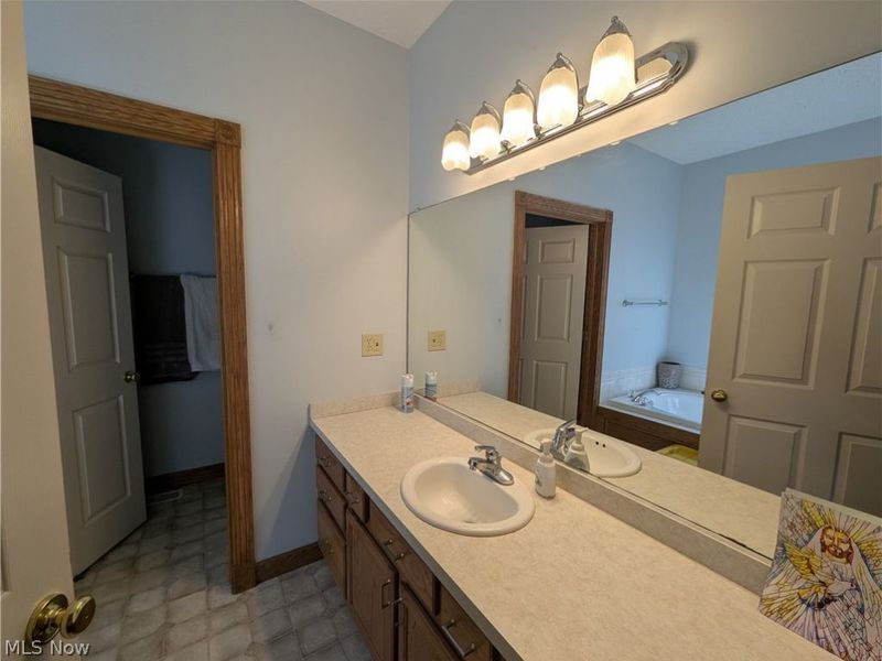 189 Sandstone Drive, Painesville Township, OH 44077 Photo 23