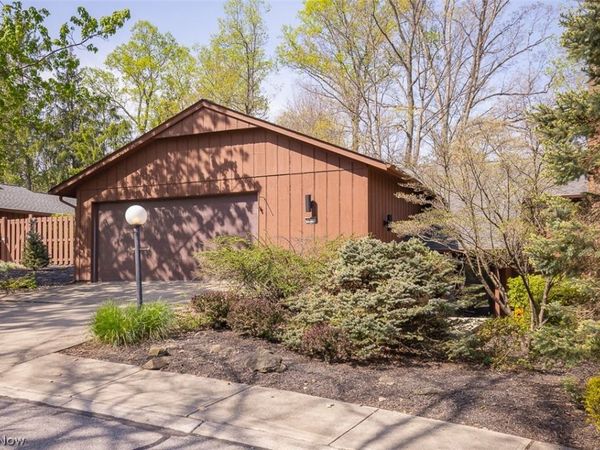 18175 Trailside Place , Strongsville, OH 44136