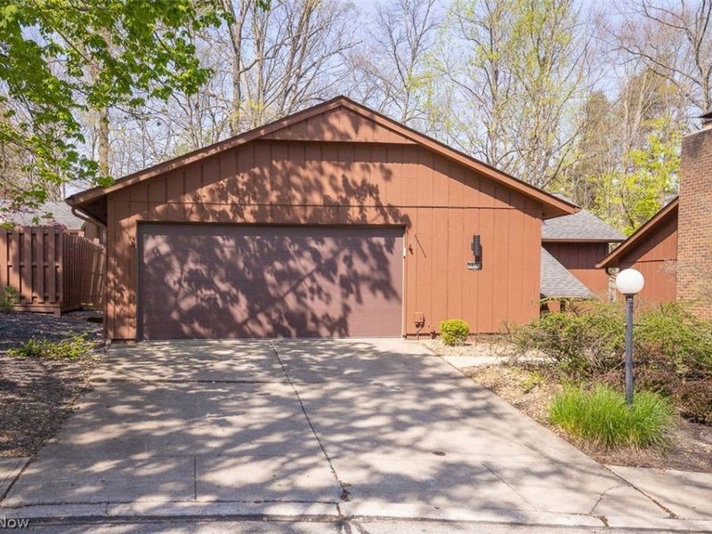 18175 Trailside Place, Strongsville, OH 44136 Photo 2