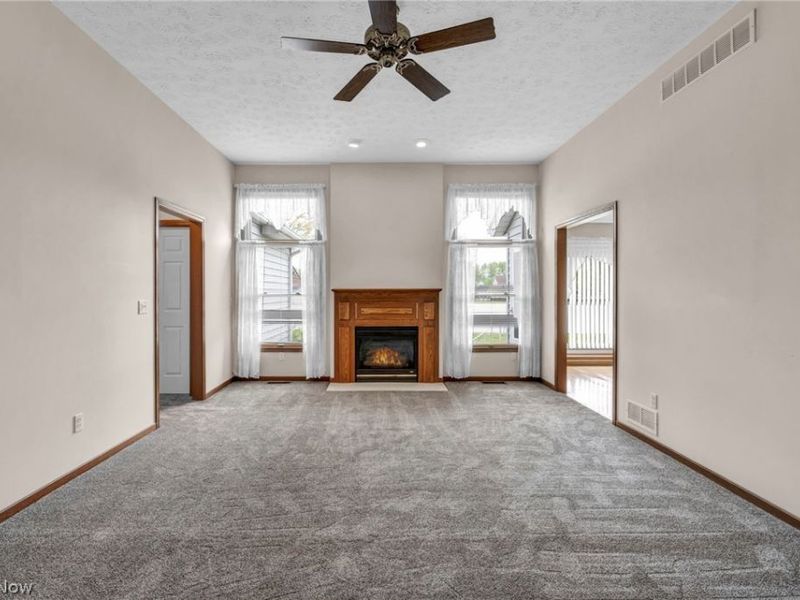 134 Stonehedge Drive, Elyria, OH 44035 Photo 10