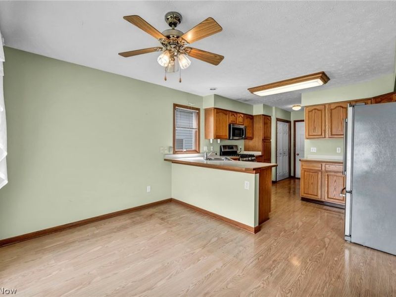 134 Stonehedge Drive, Elyria, OH 44035 Photo 12