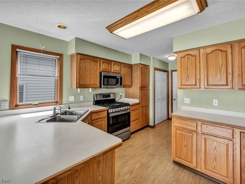 134 Stonehedge Drive, Elyria, OH 44035 Photo 14