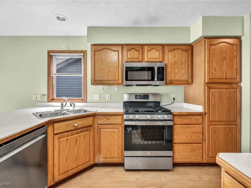 134 Stonehedge Drive, Elyria, OH 44035 Photo 18