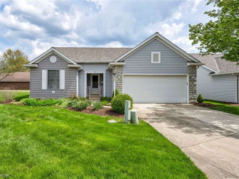 134 Stonehedge Drive, Elyria, OH 44035 Photo 2