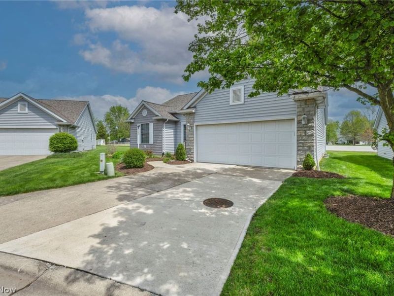 134 Stonehedge Drive, Elyria, OH 44035 Photo 3
