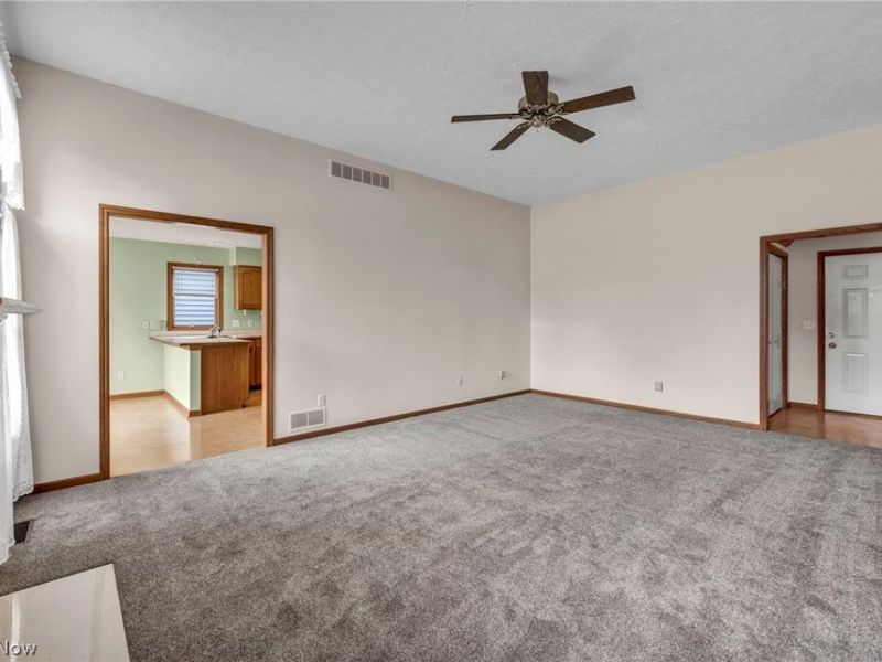 134 Stonehedge Drive, Elyria, OH 44035 Photo 8
