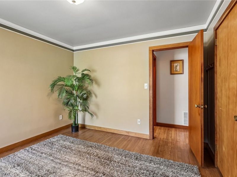 483 Som Center Road, Mayfield Village, OH 44143 Photo 16